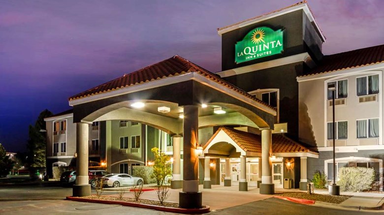 La Quinta Inn & Suites