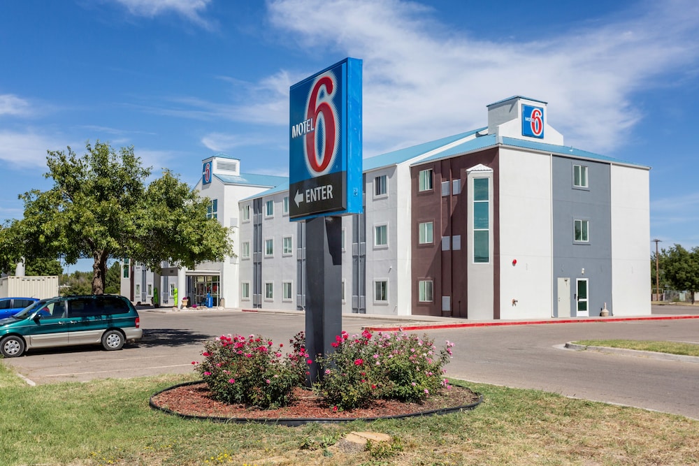 Motel 6